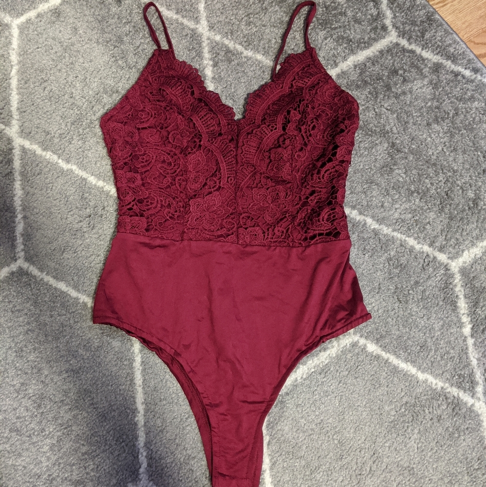 🆕 BOOHOO Burgundy Lace Bodysuit